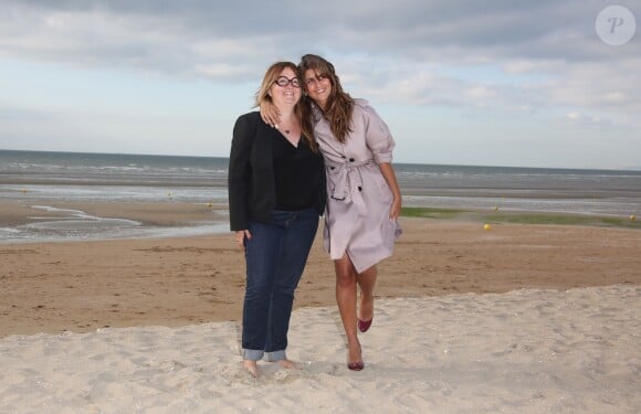 Dorothée Sebbagh et Géraldine Nakache sur la plage lors du Festival du film romantique de Cabourg, le 14 juin 2014.