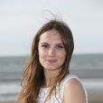  Ana Girardot sur la plage lors du Festival du film romantique de Cabourg, le 14 juin 2014. 