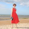 Emilie Dequenne sur la plage lors du Festival du film romantique de Cabourg, le 14 juin 2014.