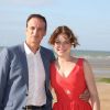 Emilie Dequenne et son fiancé Michel Ferracci sur la plage lors du Festival du film romantique de Cabourg, le 14 juin 2014.
