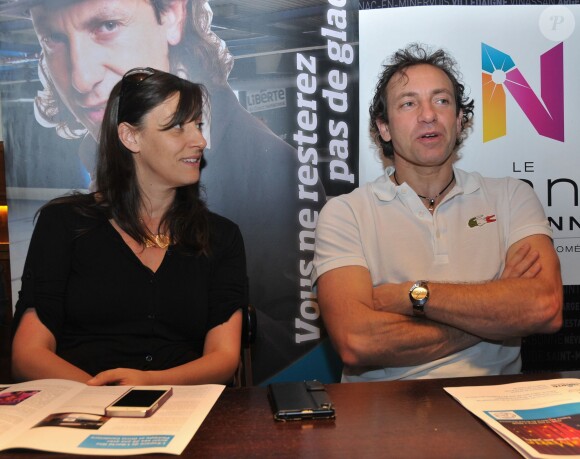 Philippe Candeloro et son épouse Olivia lors de la présentation de leur nouveau spectacle sur glace, Une nuit magique au pays des jouets à Narbonne, le 16 juin 2014