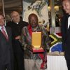 Paul Masseron ministre de l'intérieur de Monaco, Mgr Bernard Barsi Archevêque de Monaco, Desmond Tutu, le prince Charles de Bourbon des deux Siciles lors d'une réception en l'honneur de Desmond Tutu au siège de l'automobile club de Monaco le 5 juin 2014