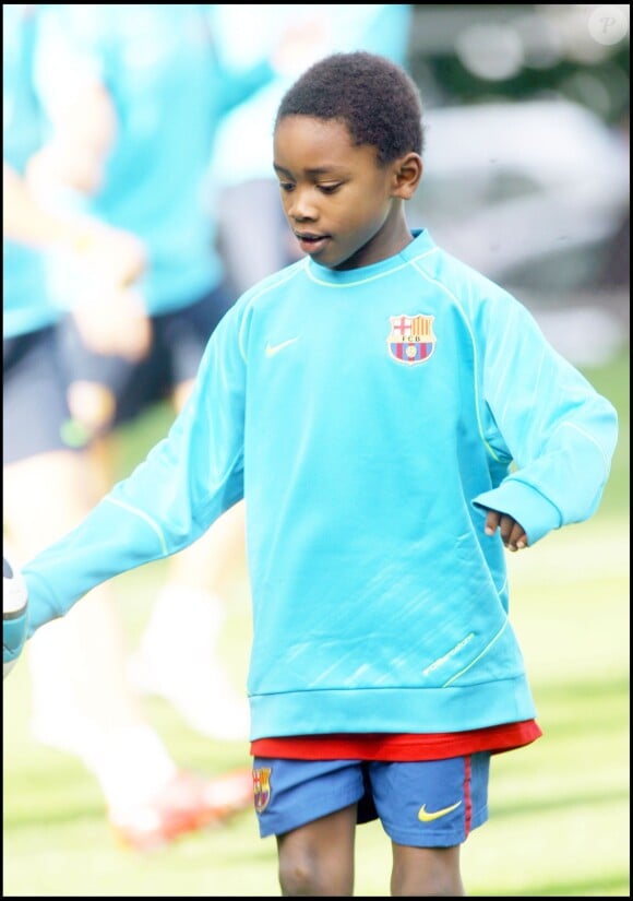 Kephren, le fils cadet de Lilian Thuram, à l'entraînement du FC Barcelone, le 30 octobre 2007 à Barcelone