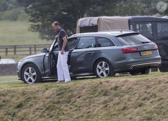 Le prince William, duc de Cambridge, arrive au match caritatif de polo June Goldin Group Charity Cup, au Beaufort Polo Club, à Tetbury, Gloucestershire, le 22 juin 2014.