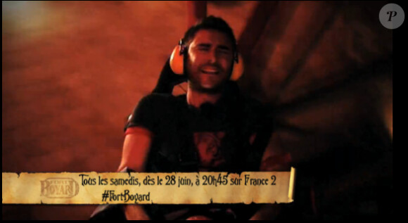 Christophe Beaugrand dans la bande-annonce des 25 ans de Fort Boyard, sur France 2 à partir du samedi 28 juin 2014, sur France 2