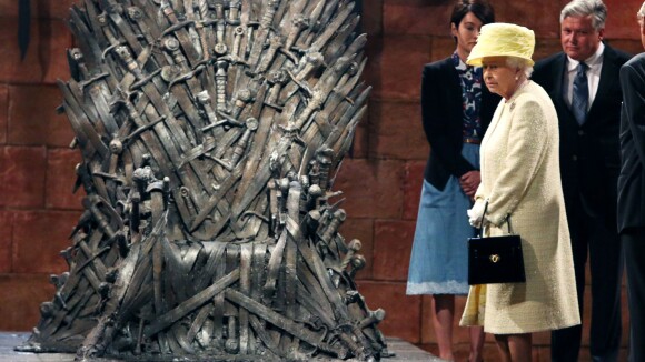 Elizabeth II et les stars de Game of Thrones... Drôle de visite en Irlande du Nord