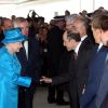 La reine Elisabeth II inaugure le nouveau terminal 2 de l'aéroport d'Heathrow à Londres, le 23 juin 2014.