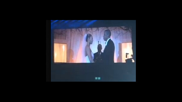 Beyoncé et Jay-Z : Sur scène, ils dévoilent la vidéo de leur mariage !