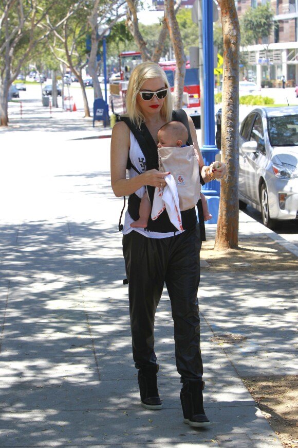 Gwen Stefani et ses fils Kingston, Zuma et Apollo, de sortie à West Hollywood. Los Angeles, le 29 juin 2014.