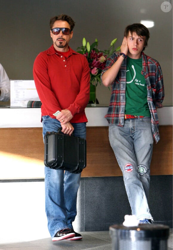 Robert Downey Jr. et son fils Indio à Century City, le 25 avril 2009.