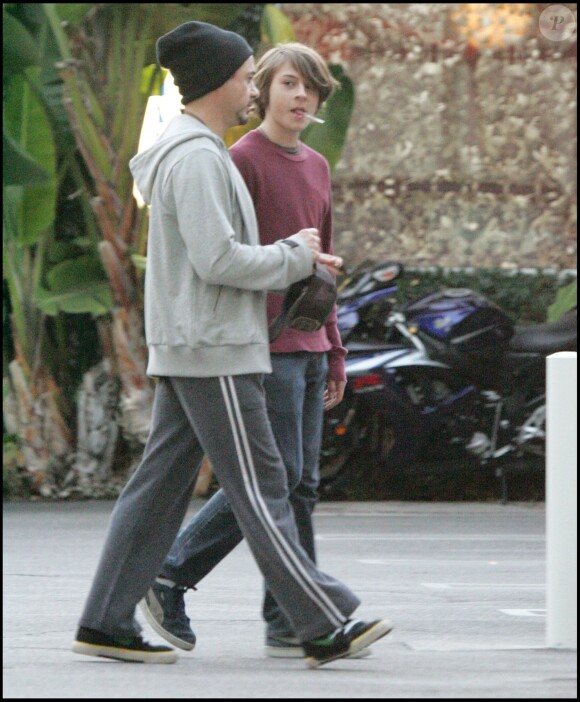 Robert Downey Jr. et son fils Indio à Santa Monica à Los Angeles le 14 décembre 2007.