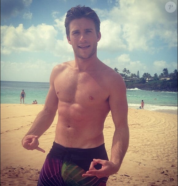 Scott Eastwood en vacances à Hawaii