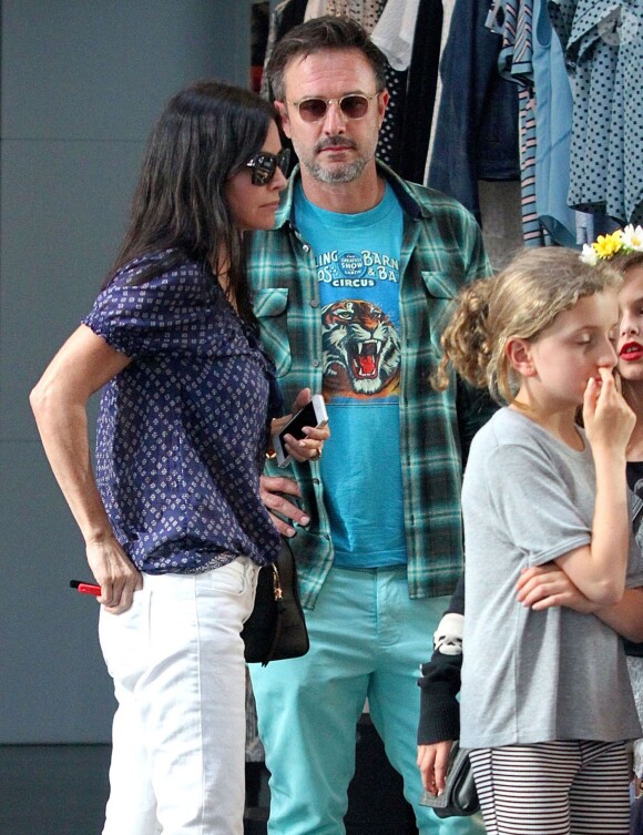 Courteney Cox et son ex-mari David Arquette se promènent avec des amies de leur fille à Hollywood, le 12 juin 2014.
