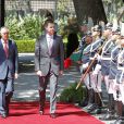  Le roi Felipe VI et la reine Letizia d'Espagne sont re&ccedil;us par le pr&eacute;sident portugais Anibal Cavaco Silva et sa femme Maria Cavaco Silva au palais de Belem &agrave; Lisbonne, le 7 juillet 2014, lors de leur visite officielle au Portugal. 