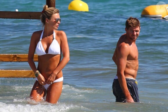 Steven Gerrard avec son épouse Alex à Ibiza le 5 juillet 2014.