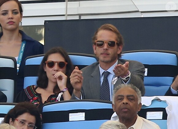 Andrea Casiraghi, très enflammé, et Tatiana Santo Domingo dans les tribunes du Maracana à Rio de Janeiro le 4 juillet 2014 lors du match France-Allemagne en quart de finale de la Coupe du monde de football.