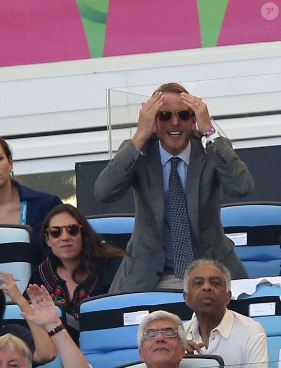 Andrea Casiraghi, très enflammé, et Tatiana Santo Domingo dans les tribunes du Maracana à Rio de Janeiro le 4 juillet 2014 lors du match France-Allemagne en quart de finale de la Coupe du monde de football.