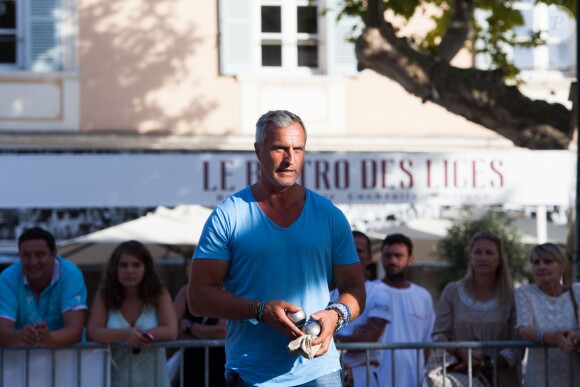 David Ginola lors d'une partie de pétanque organisée en marge de la 4ème édition du Classic Tennis Tour à Saint-Tropez, le 11 juillet 2014.