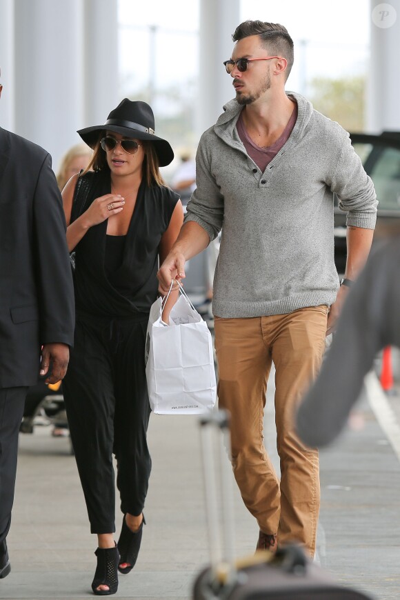 Lea Michele s'affiche avec son nouveau petit ami Matthew Paetz à l'aéroport de Los Angeles, le 15 juillet 2014.