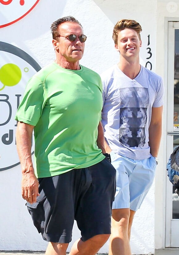 Exclusif - Arnold Schwarzenegger et son fils Patrick sont allés déjeuner au Brentwood Country Mart à Los Angeles. Le 16 août 2013 