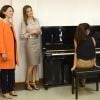 La reine Letizia d'Espagne lance les cours d'été de l'école internationale de musique de la fondation du prince des Asturies au conservatoire supérieur de musique Eduardo Martínez Torner à Oviedo, le 18 juillet 2014.