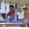  Eva Longoria et son compagnon Jose Antonio Baston &agrave; la plage &agrave; Marbella, le 18 juillet 2014. 