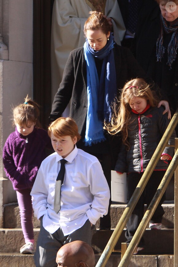 Mimi O'Donnell, son filsCooper et ses filles Tallulah et Willa lors de l'enterrement de Philip Seymour Hoffman, le 7 février 2014 à New York