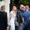 Johnny Depp et sa fiancée Amber Heard, câlins sur le tournage de "Black Mass" à Lynn dans le Massachusetts le 21 juillet 2014.