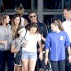 Sylvester Stallone, son épouse Jennifer Flavin et leurs filles Sistine, Sophia et Scarlet lors de leur arrivée à l'aéroport de Nice, le 25 juillet 2014