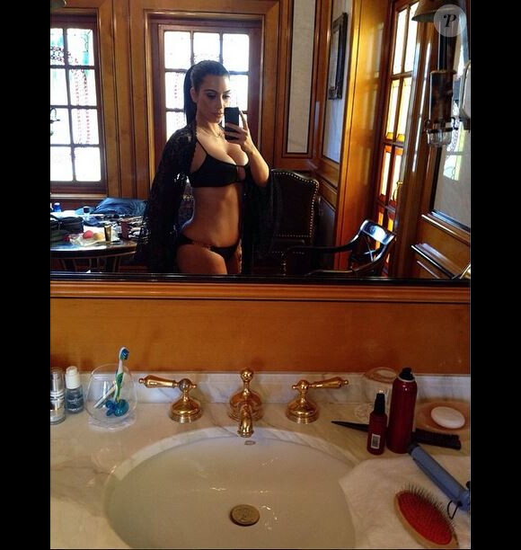 Kim Kardashian en bikini en Thaïlande. Avril 2014.