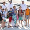 La reine Sofia d'Espagne avec sa fille l'infante Elena et ses petits-enfants lors de leur premier jour de cours de voile au club nautique Cala Vela le 28 juillet 2014 à Palma de Majorque.