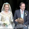 Le prince Jean d'Orléans et la princesse Philomena lors de leur mariage le 2 mai 2009 à la cathédrale de Senlis.