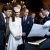 Kate Middleton, le prince William et le prince Harry lors d'une réception à l'Hôtel de Ville de Mons, en Belgique, le 4 août 2014 lors des commémorations du centenaire de la Première Guerre mondiale.