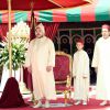 Le roi Mohammed VI du Maroc avec son fils le prince héritier Moulay El Hassan et son frère le prince Moulay Rachid lors de la Fête du Trône le 30 juillet 2014, marquant le 15e anniversaire de son règne.