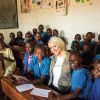 Christina Aguilera, lors de son voyage au Rwanda en juin 2013 pour la campagne World Hunger Relief.