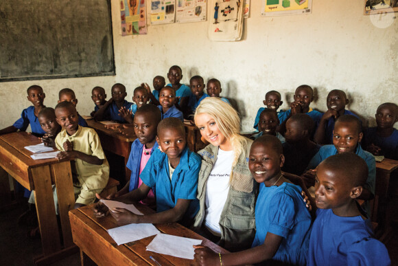 Christina Aguilera, lors de son voyage au Rwanda en juin 2013 pour la campagne World Hunger Relief.
