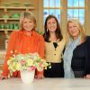 Martha Stewart entourée de sa soeur Laura et sa nièce Sophie, sur le plateau de son émission.