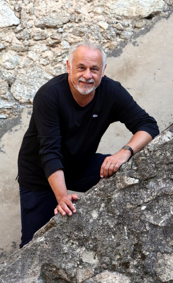 Francis Perrin, à Plan de la Tour, près de Ramatuelle, en août 2014.