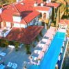 Heidi Klum a vendu cette maison, située dans le quartier de Brentwood à Los Angeles, pour la somme de 24 millions de dollars.