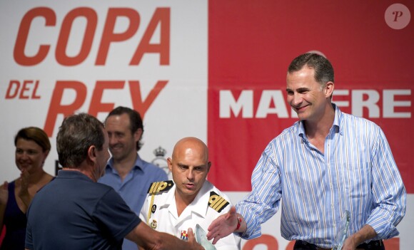 Le roi Felipe VI d'Espagne lors de la cérémonie de remise de prix de la 33e Copa del Rey (Coupe du Roi) à Palma de Majorque, le 9 août 2014.