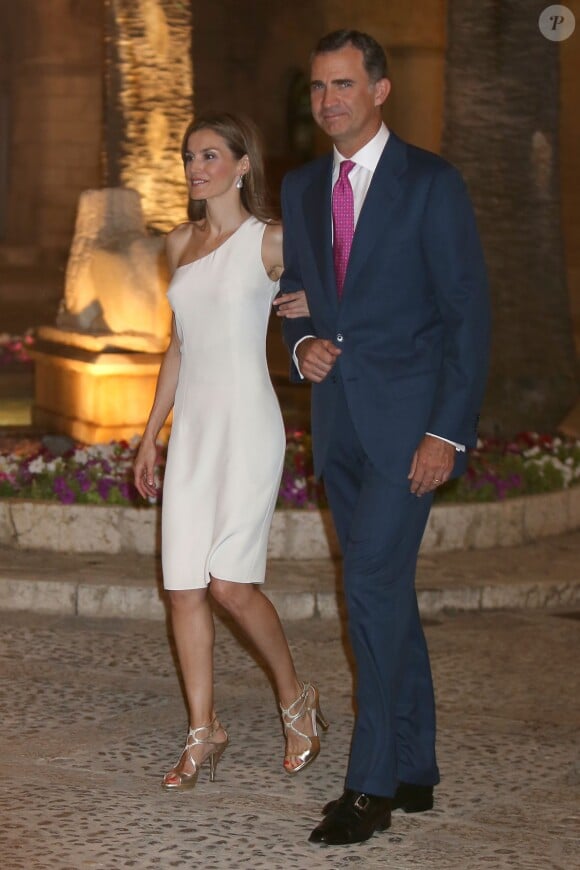 Le roi Felipe VI et la reine Letizia d'Espagne accueillaient le 7 août 2014 à Palma de Majorque, au palais de la Almudaina, près de 300 convives pour une grande réception annuelle en l'honneur des Iles Baléares.