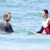 Exclusif - Simon Baker fête ses 45 ans en famille en faisant du surf avec ses fils Harry et Claude à Santa Monica, le 30 juillet 2014.