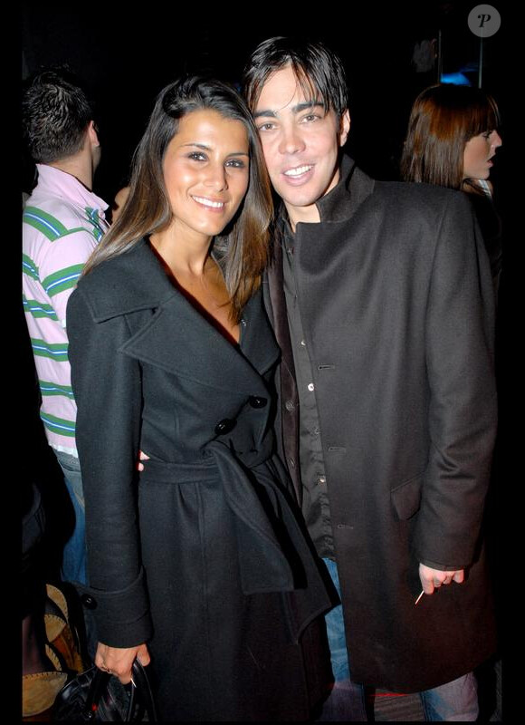 Grégory Lemarchal et Karine Ferri lors de la soirée pour les 2 ans de la chaîne NRJ12 au ciné Aqua à Paris, le 23 mars 2007.