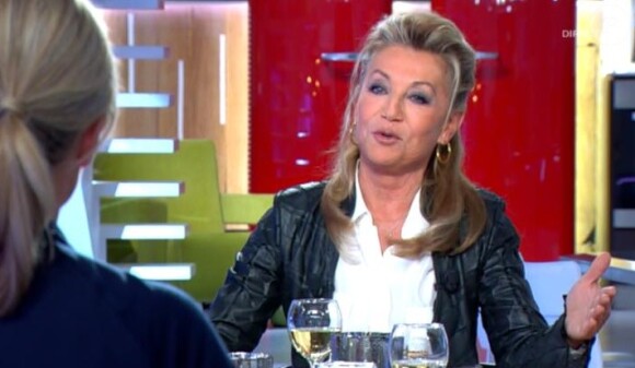 Sheila dans l'émission "C à vous", le 30 octobre 2013.