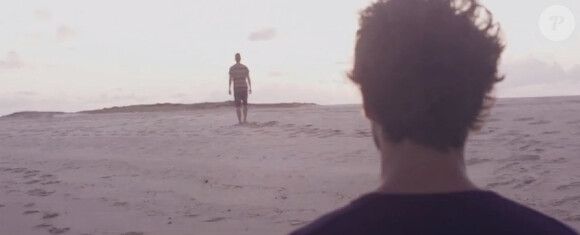 Le duo Fréro Delavega (The Voice 3) dévoile le clip "Le chant des sirènes". Août 2014.
