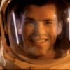 Eli Swanson en cosmonaute dans le clip Oops !... I did it again de Britney Spears.