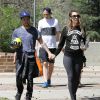 Pete Wentz, sa petite amie Meagan Camper, enceinte, et son fils Bronx passent l'après-midi au parc avec des amis à Los Angeles, le 30 mars 2014. 