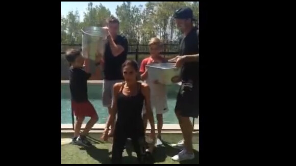 Victoria Beckham et ses fils : Courageux pour l'Ice Bucket Challenge en famille
