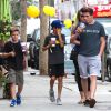 David Beckham et ses fils Brooklyn, Romeo et Cruz vont prendre un café après leur cours de gym à Brentwood, le 15 juillet 2014.