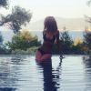Zahia Dehar partage quelques photos sexy de ses vacances. Août 2014.